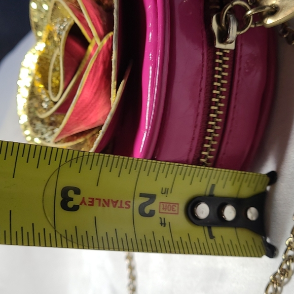 Sold- H&M Small Flower Purse - Picture 11 of 11